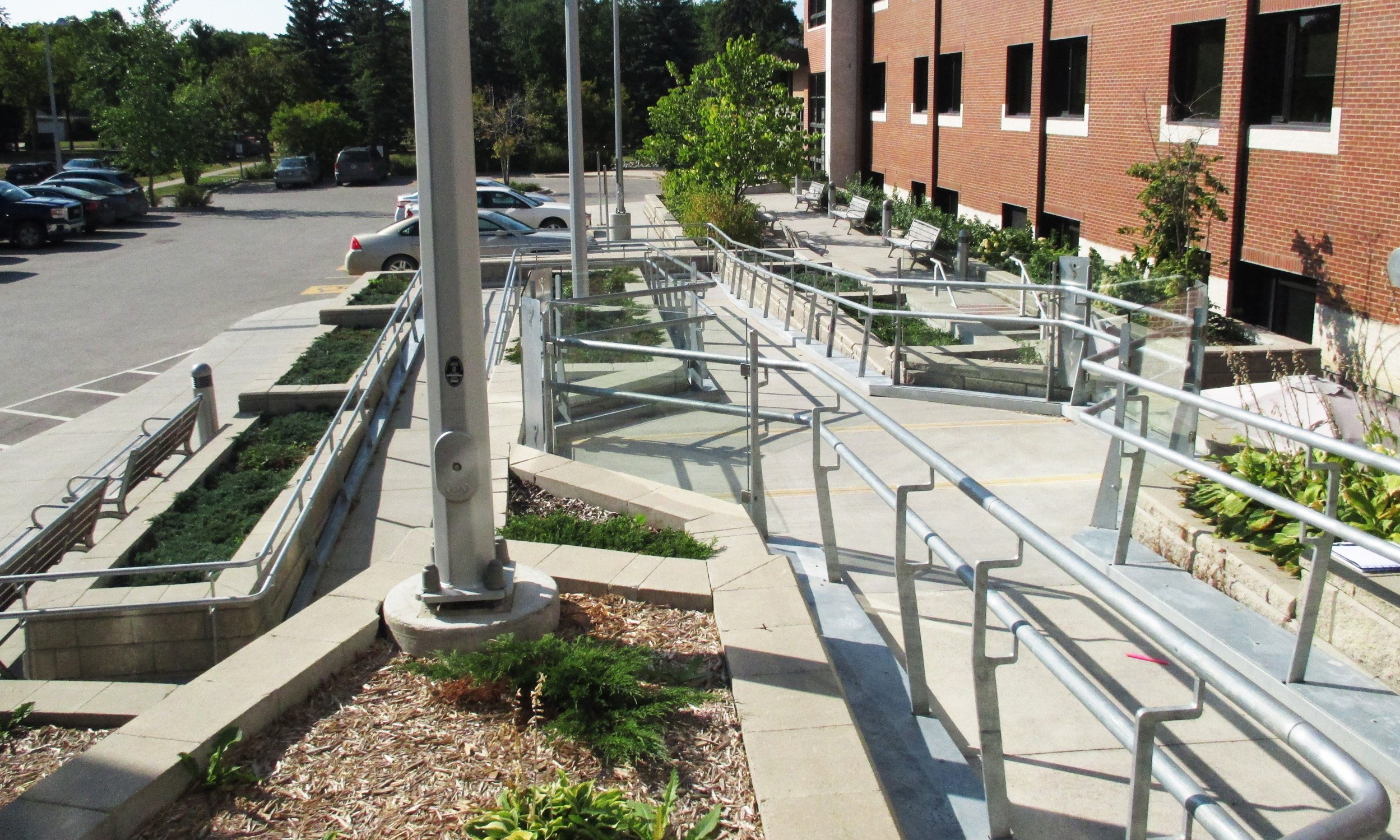 A generous ramp with rest and passing stops